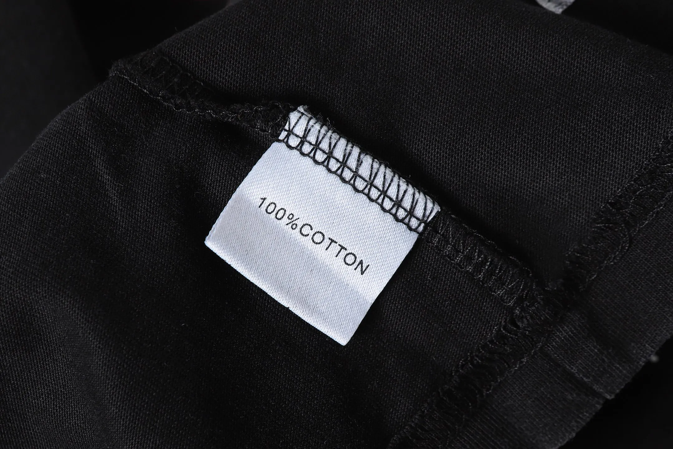 901# Black I P62 Hellstar T （fabric):32 250 Sizes（size）：S-M- L- X L （colour）： Black